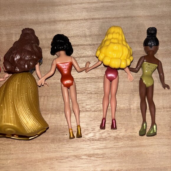 Disney Princess Magiclip Polly Pocket Style Lot of 7 Dolls One Dress - Picture 7 of 10